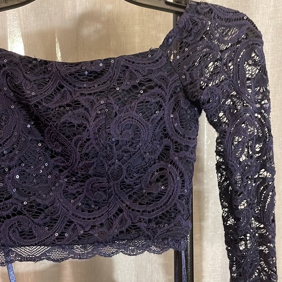 Long-Sleeve Lace/Floral-Printed Two-Piece Dress. - Picture 4 of 5